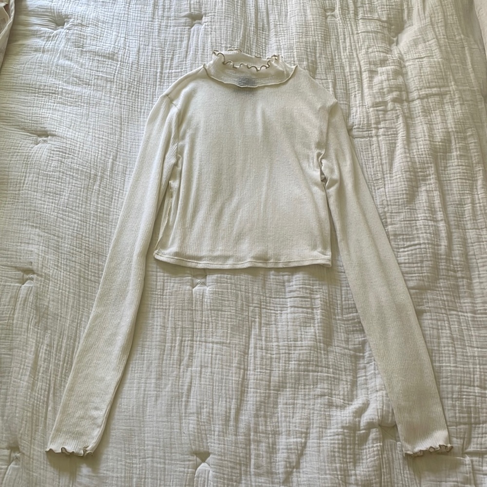 URBAN OUTFITTERS Out From Under Ruched and Ribbed Long Sleeve Top!
